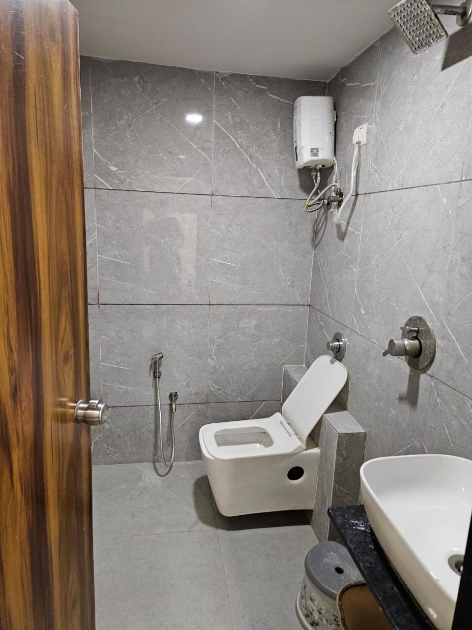 Hotel Ozone,Ahmedabad Extérieur photo