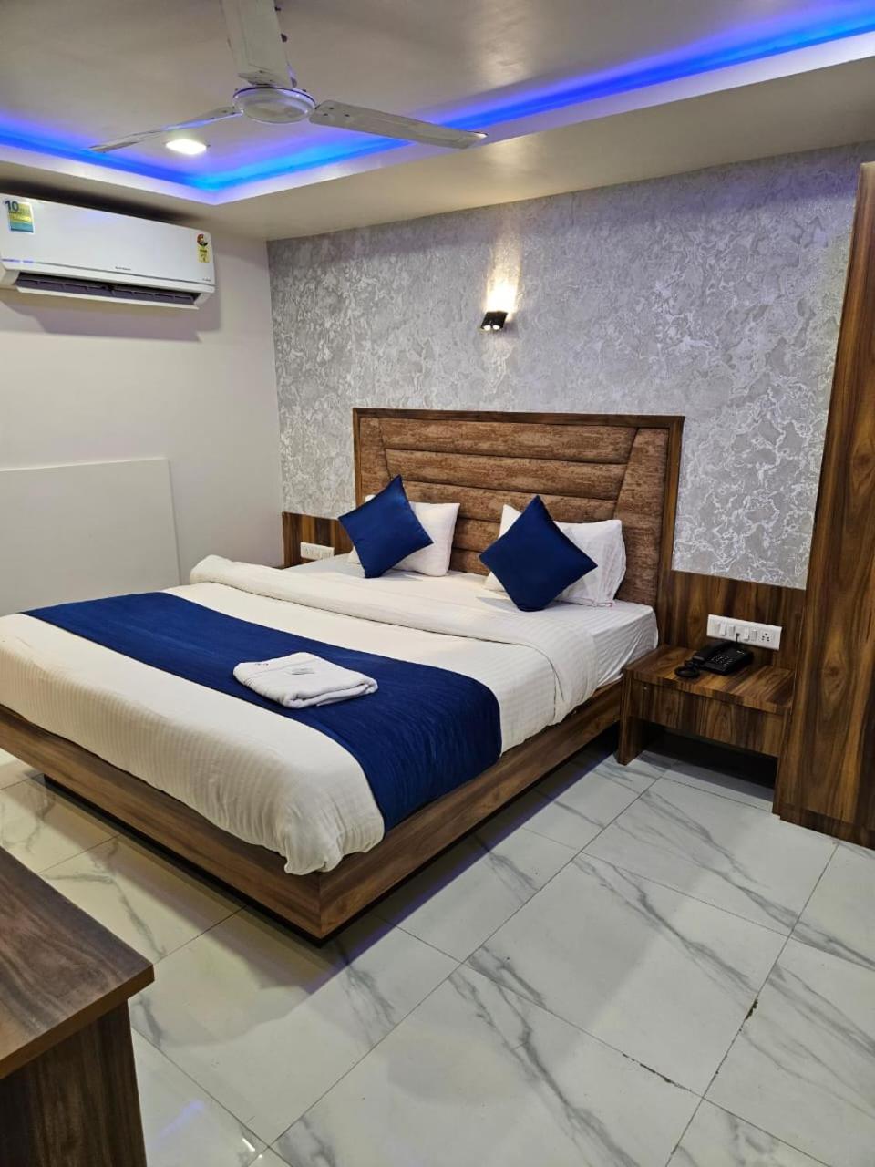 Hotel Ozone,Ahmedabad Extérieur photo