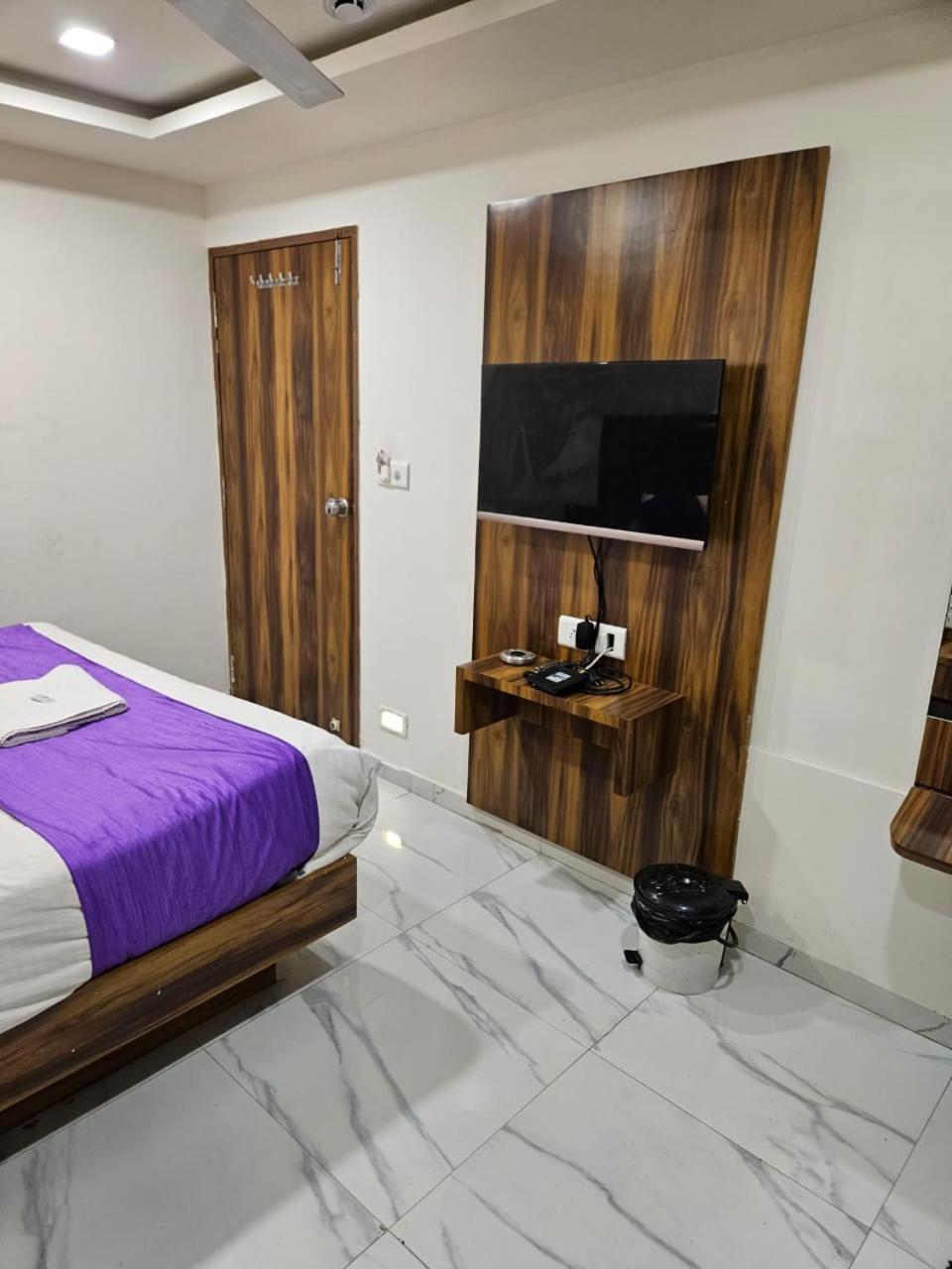 Hotel Ozone,Ahmedabad Extérieur photo