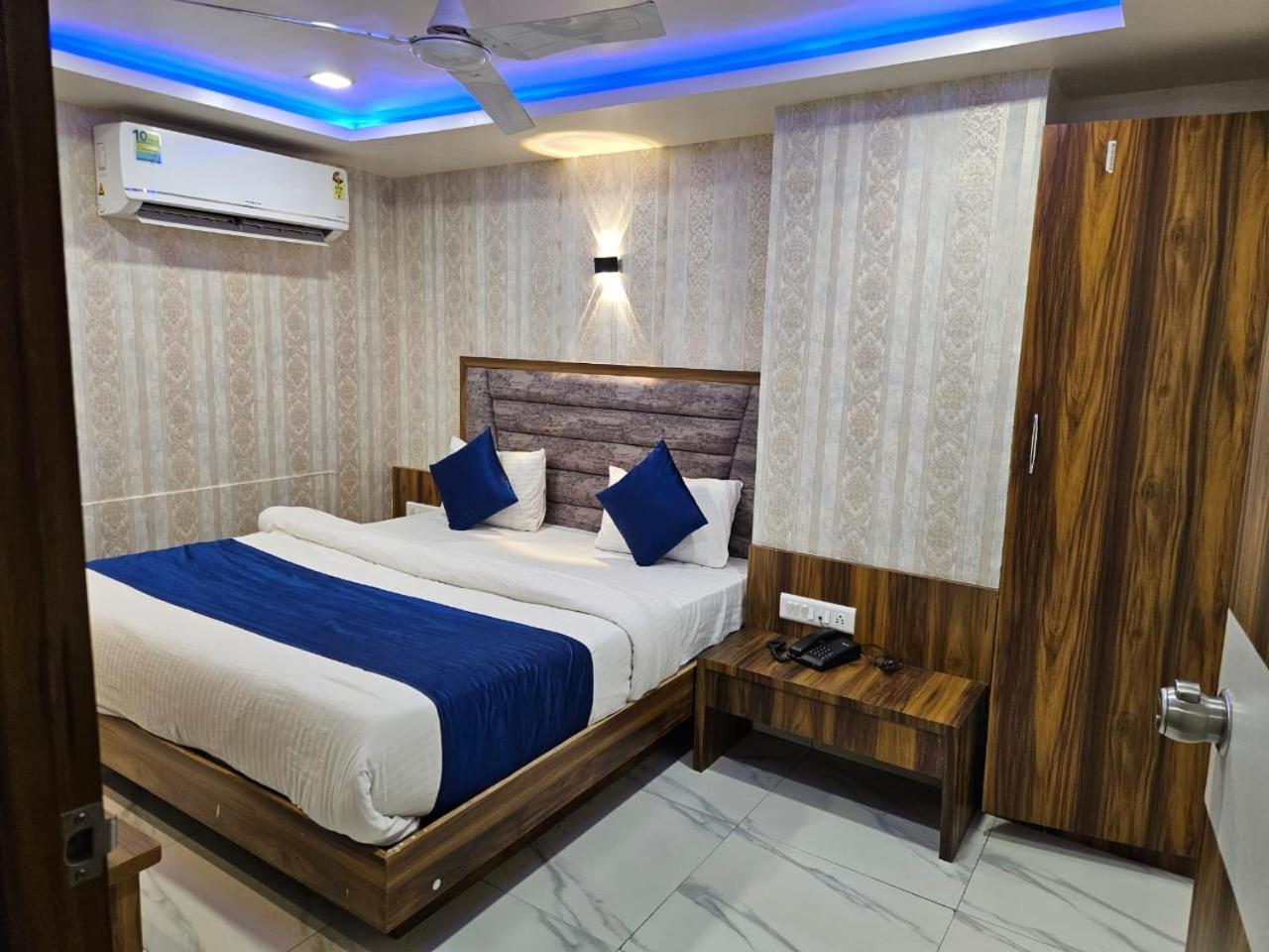 Hotel Ozone,Ahmedabad Extérieur photo