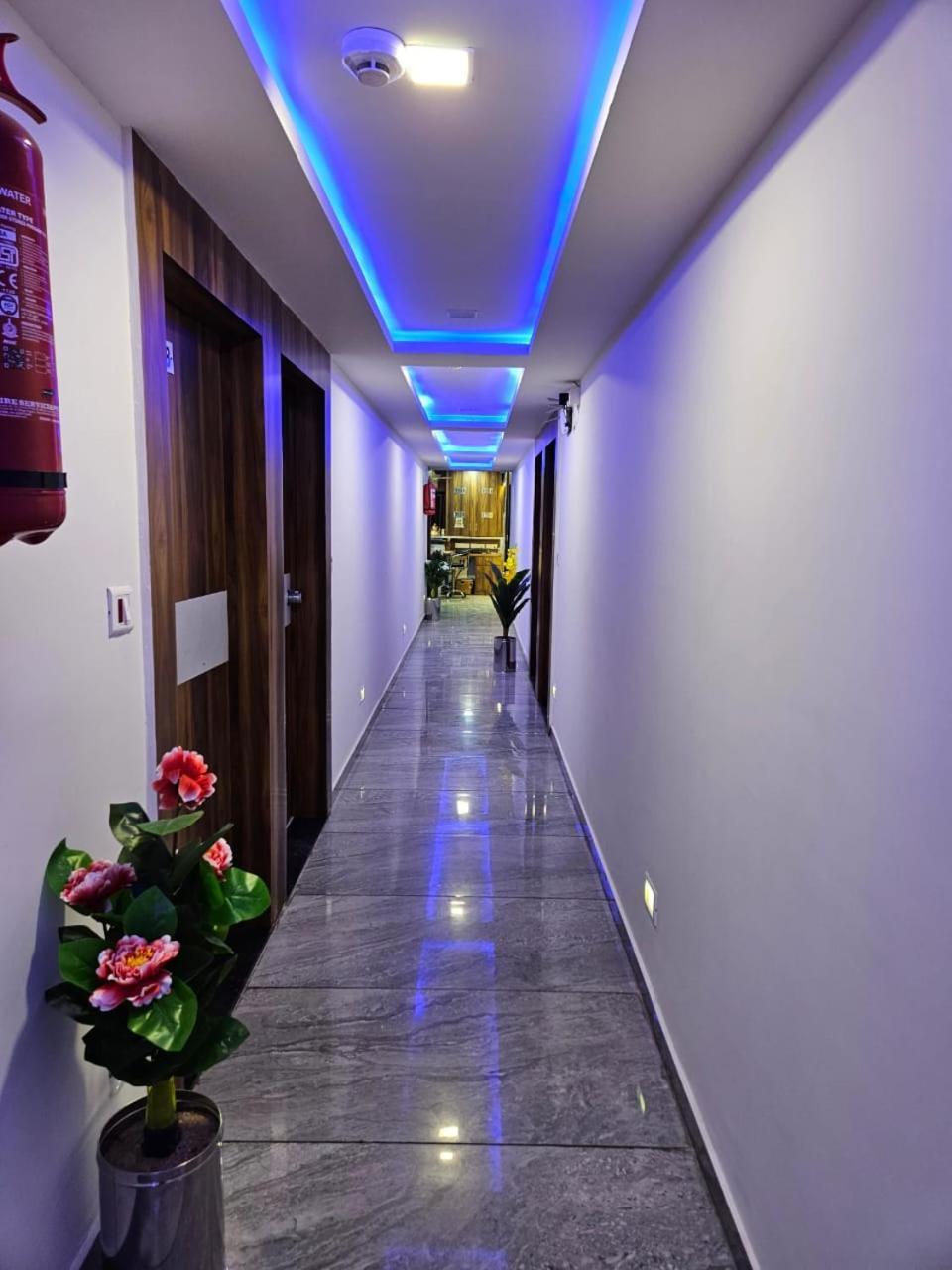 Hotel Ozone,Ahmedabad Extérieur photo
